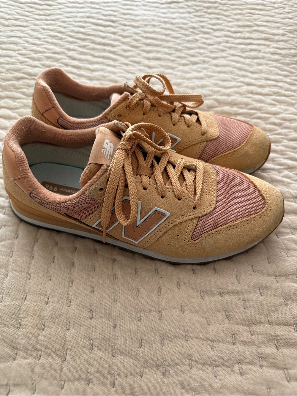 New Balance Women's Beige and Pink Retro Runner Sneakers